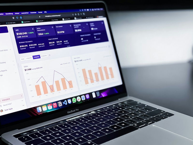 Laptop with dashboard